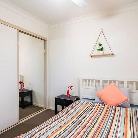 Room With Separate Bath In Shared Homestay Redcliffe Kültér fotó