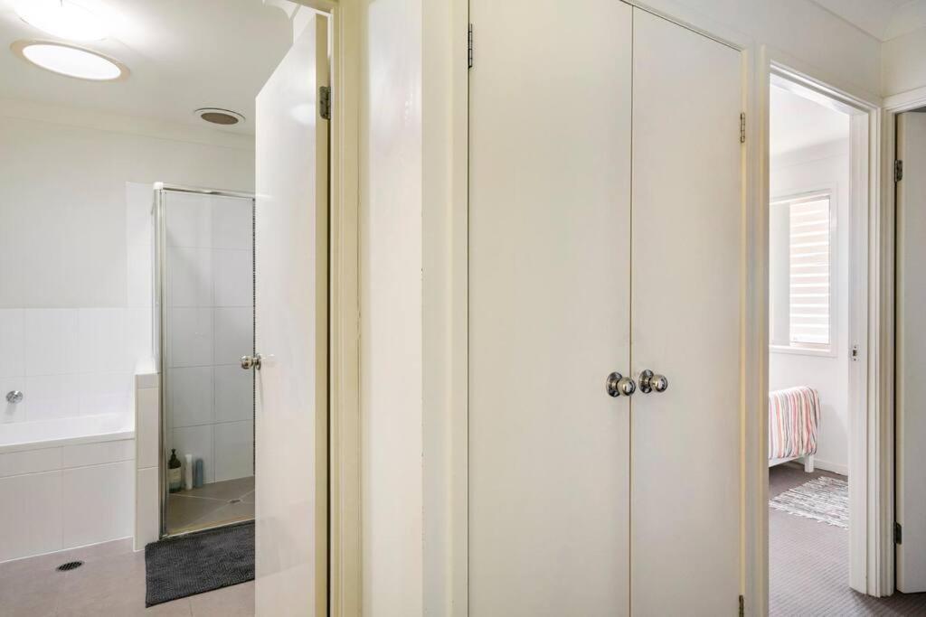 Room With Separate Bath In Shared Homestay Redcliffe Kültér fotó