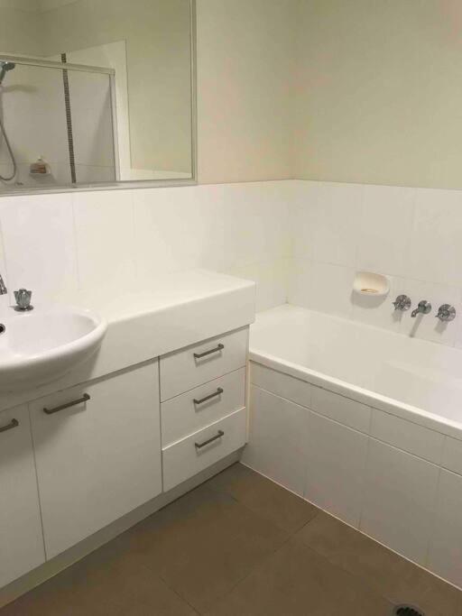 Room With Separate Bath In Shared Homestay Redcliffe Kültér fotó