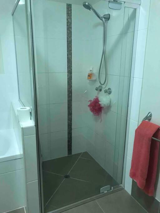 Room With Separate Bath In Shared Homestay Redcliffe Kültér fotó